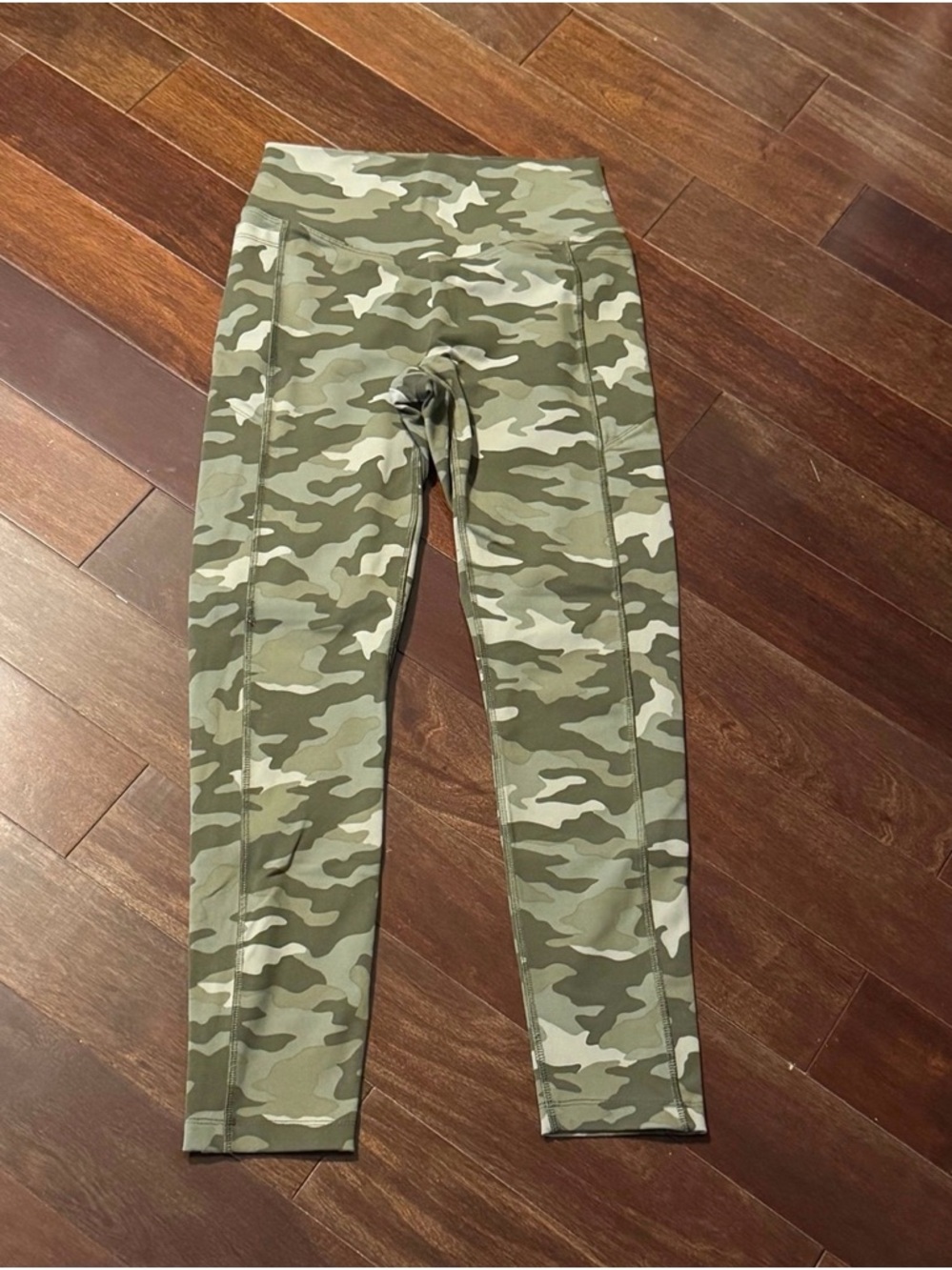 PINK Victorias Secret Green Camo Ultimate Leggings size small athletic comfort